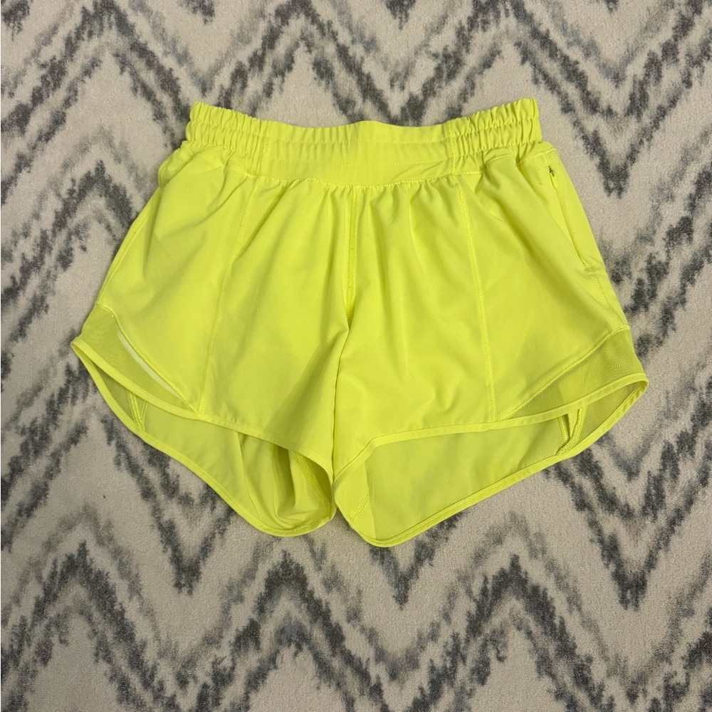 LULULEMON Hotty Hot Short II *4” inseam*